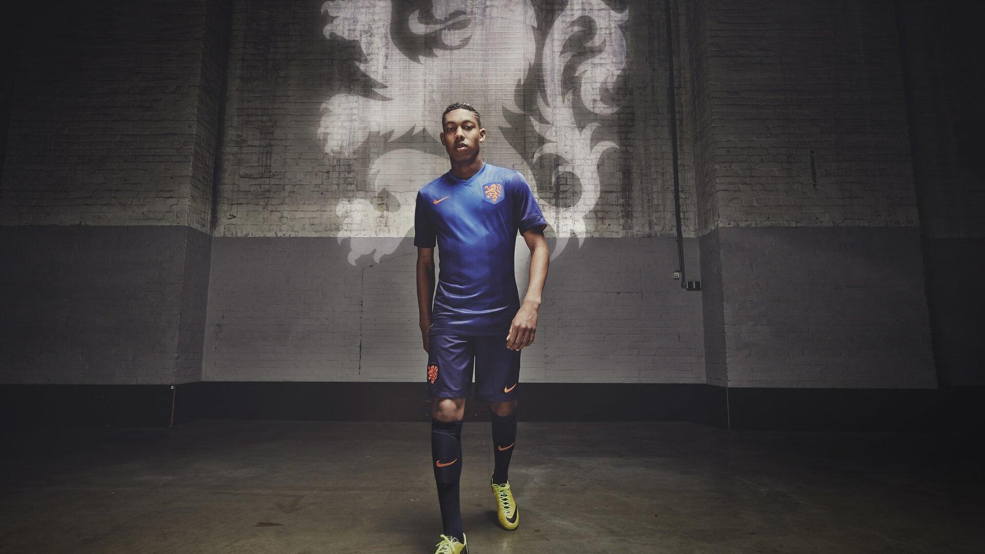 德甲风云，格纳布里梅开二度助拜仁3比2险胜科隆，创连续进球新纪录